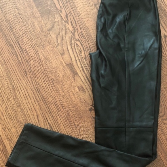 Ann Taylor Black Petite Faux Leather size 4 - Picture 4 of 4